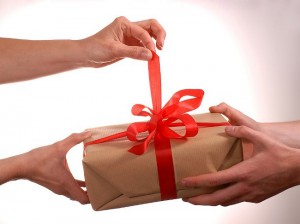 что_подарить_коллеге_на_23_февраля